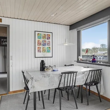 3 Bedroom Lovely In בית נופש Fanø