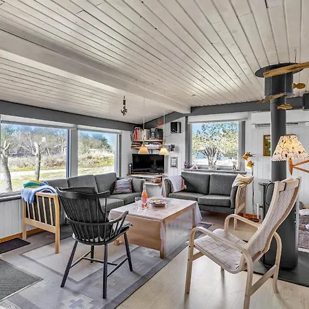 בית נופש 3 Bedroom Lovely In
